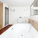 Luxury Como Lake 펜션 *